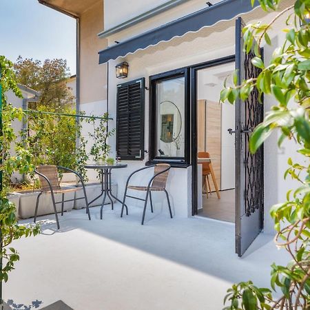 3 Minutes From The Beach: Lovely Studio Apartment Pula Ngoại thất bức ảnh