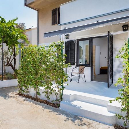 3 Minutes From The Beach: Lovely Studio Apartment Pula Ngoại thất bức ảnh