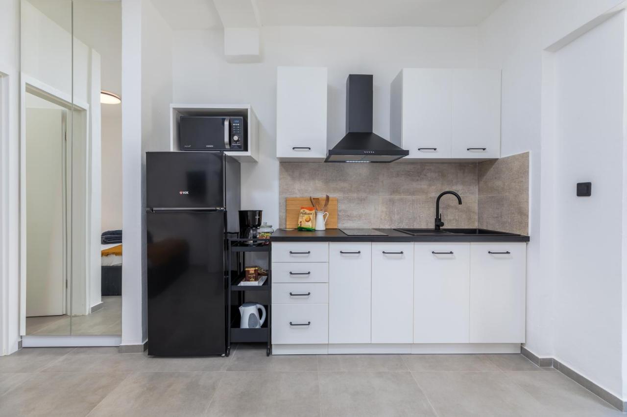 3 Minutes From The Beach: Lovely Studio Apartment Pula Ngoại thất bức ảnh