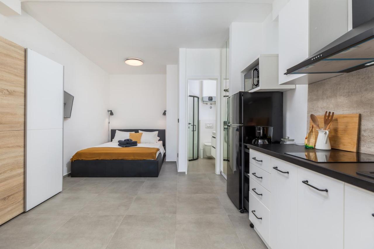3 Minutes From The Beach: Lovely Studio Apartment Pula Ngoại thất bức ảnh