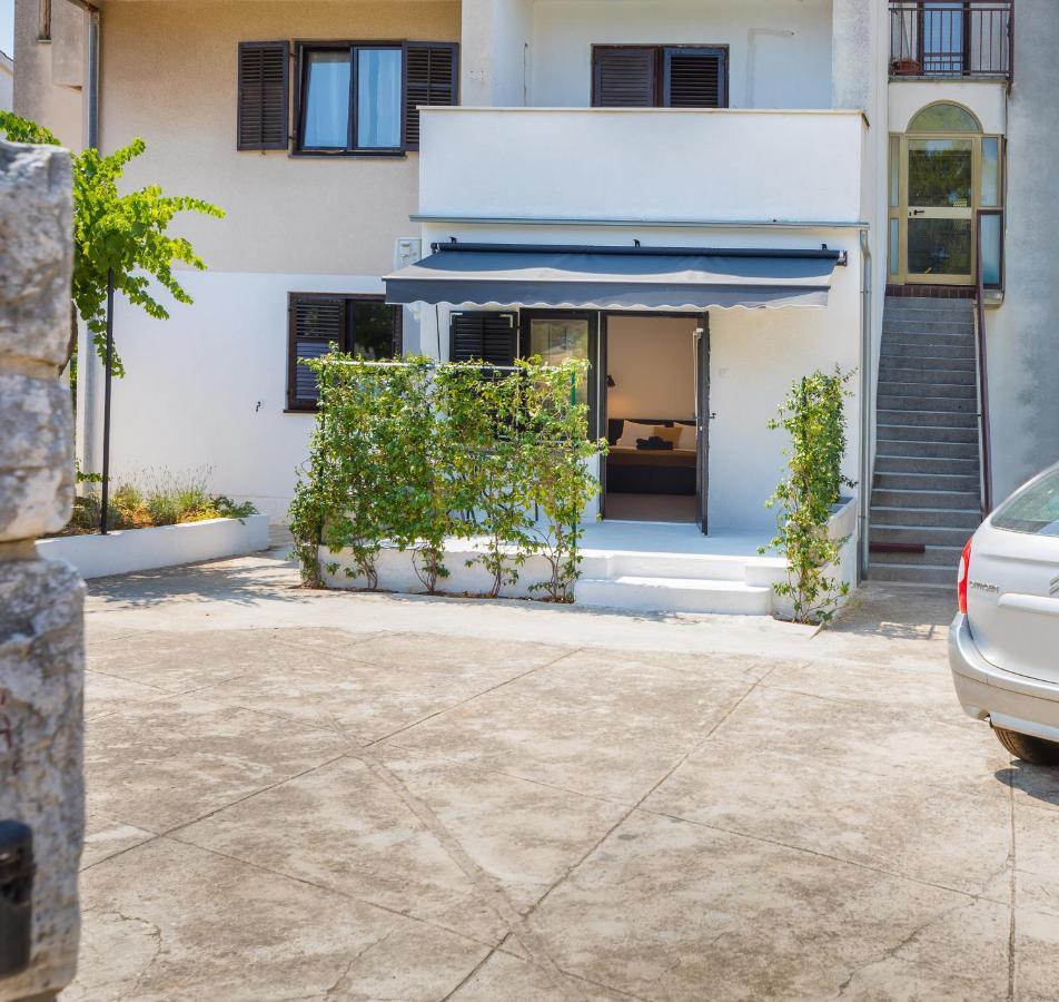 3 Minutes From The Beach: Lovely Studio Apartment Pula Ngoại thất bức ảnh