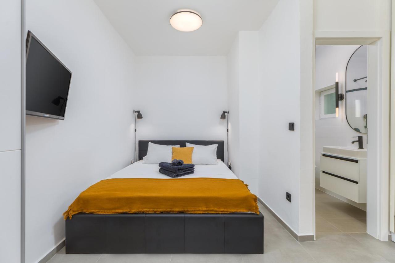 3 Minutes From The Beach: Lovely Studio Apartment Pula Ngoại thất bức ảnh